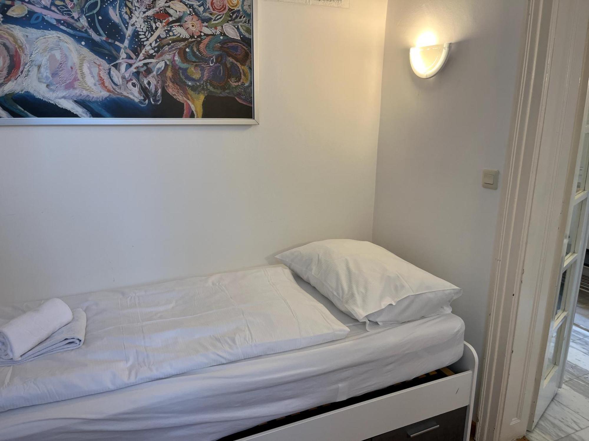 Cozy Two-bedroom Near Metro * Wien
